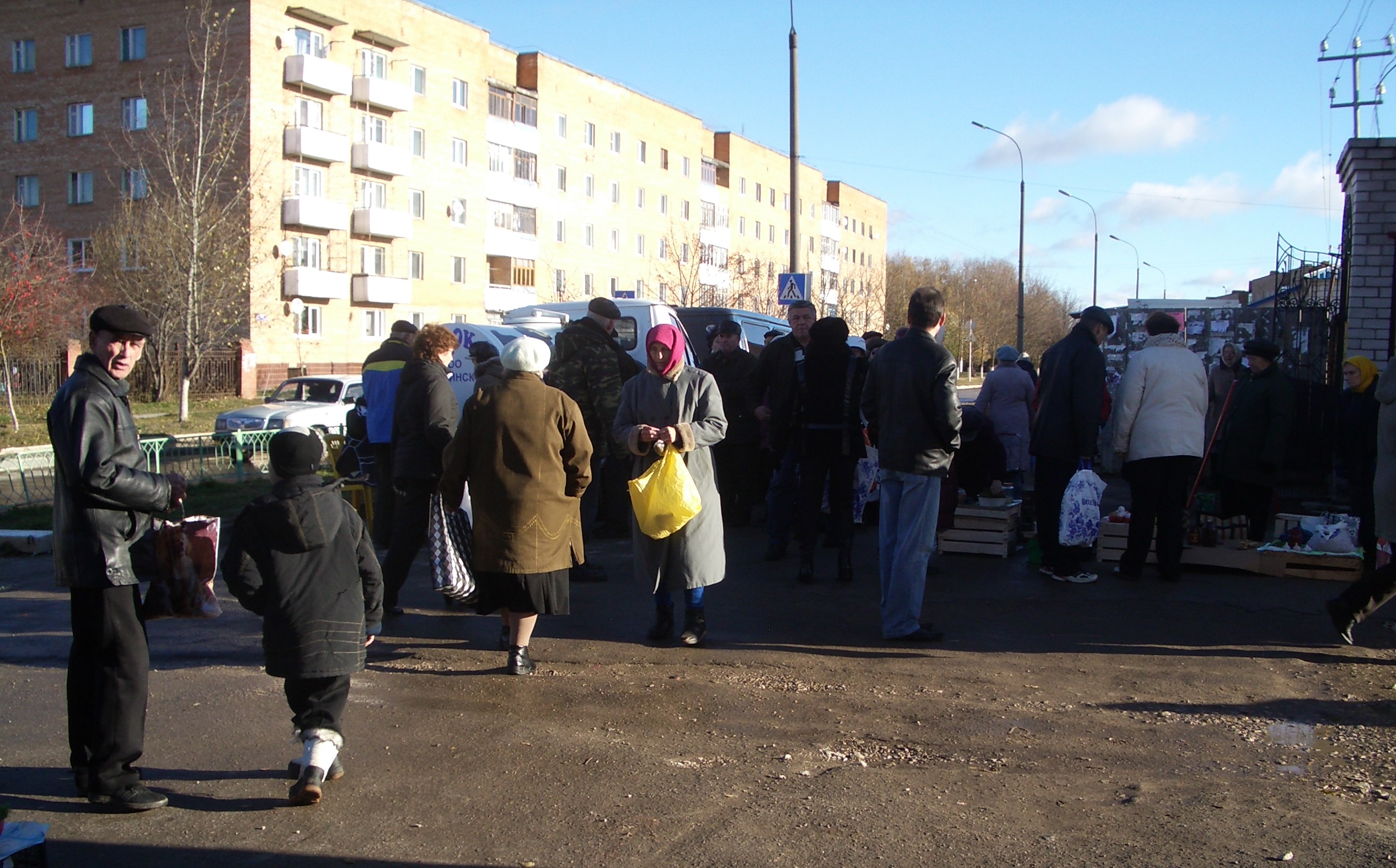 Market scene in Russia